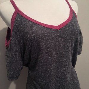 Cold shoulder pink and grey tee NWOT 1X